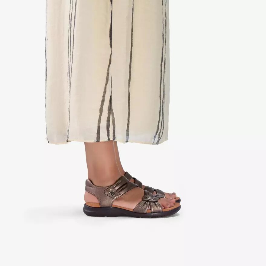 Women’s Kitly Ave Bronze Leather Flat Sandals Women’s Kitly Ave Bronze Leather Flat Sandals